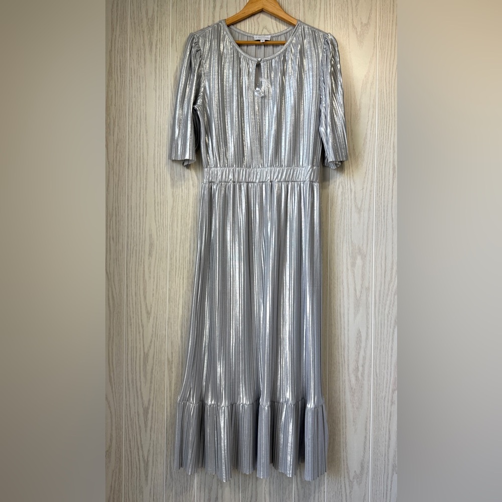 By Stacy London Metallic Silver Pleated Midi Dress Size S NWT